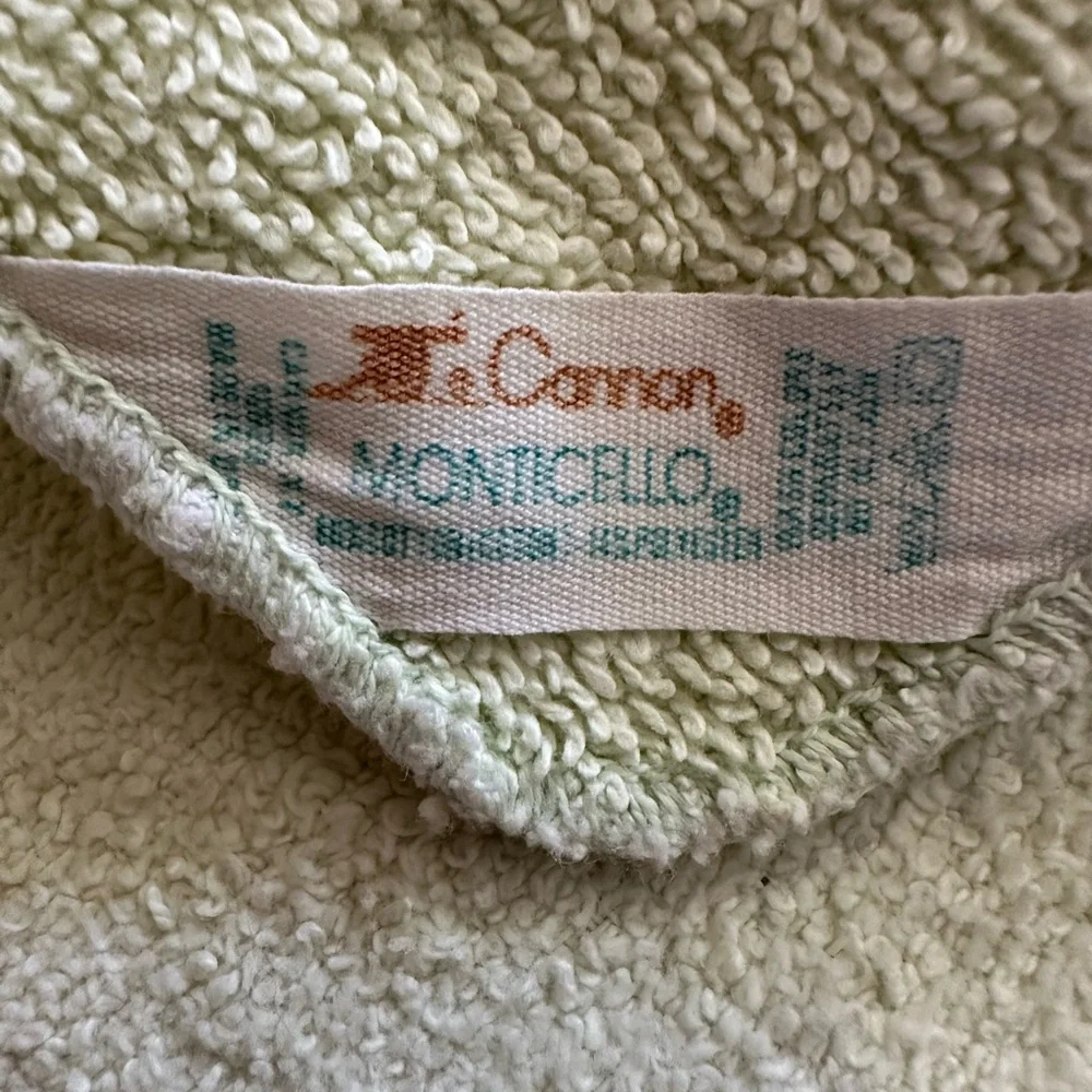 Vintage 100% Cotton Cannon Monticello, Hand Towel Light Green Jacard Pattern